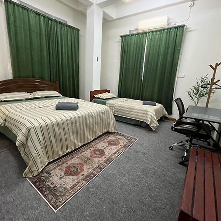 La Wood Homestay カンポン・クアラ・ベシュット エクステリア 写真