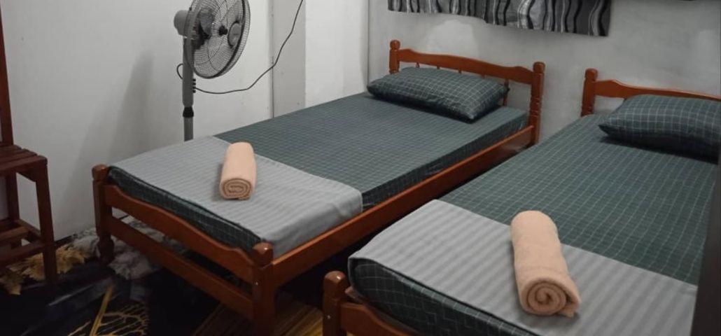 La Wood Homestay カンポン・クアラ・ベシュット エクステリア 写真