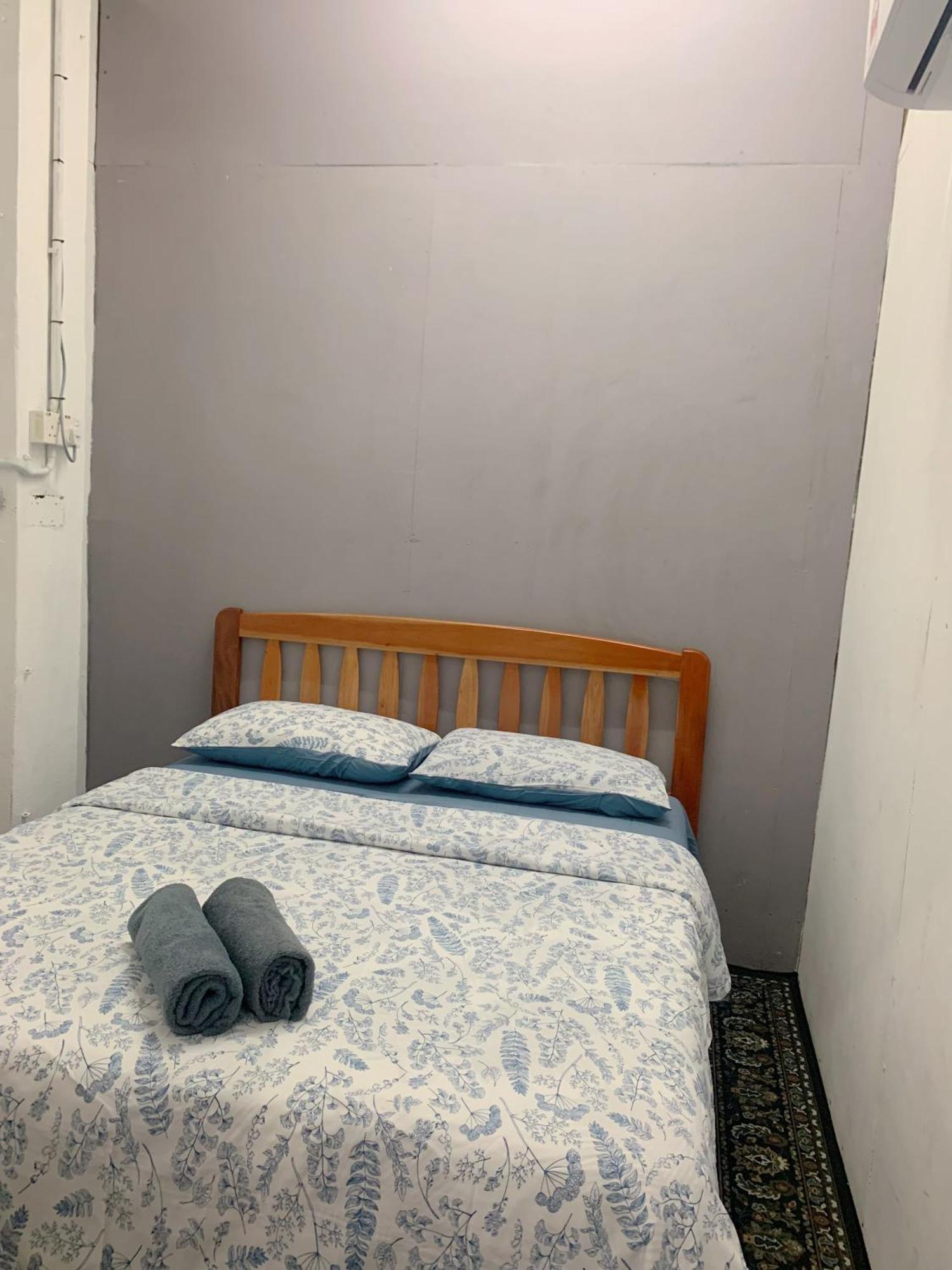 La Wood Homestay カンポン・クアラ・ベシュット エクステリア 写真